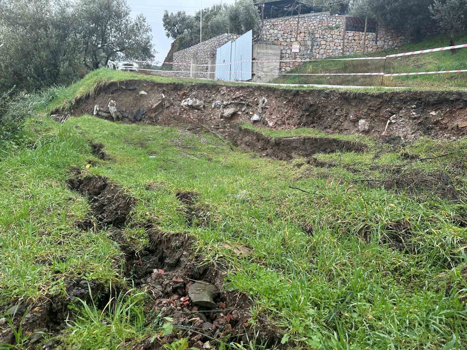 Ayvacık’ta sağanak yağış etkili oldu
