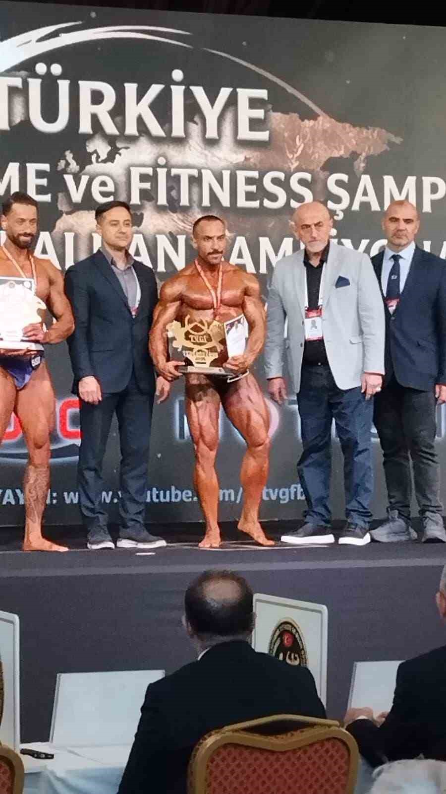 Ayvalıklı Sevinmiş Türkiye şampiyonu oldu
