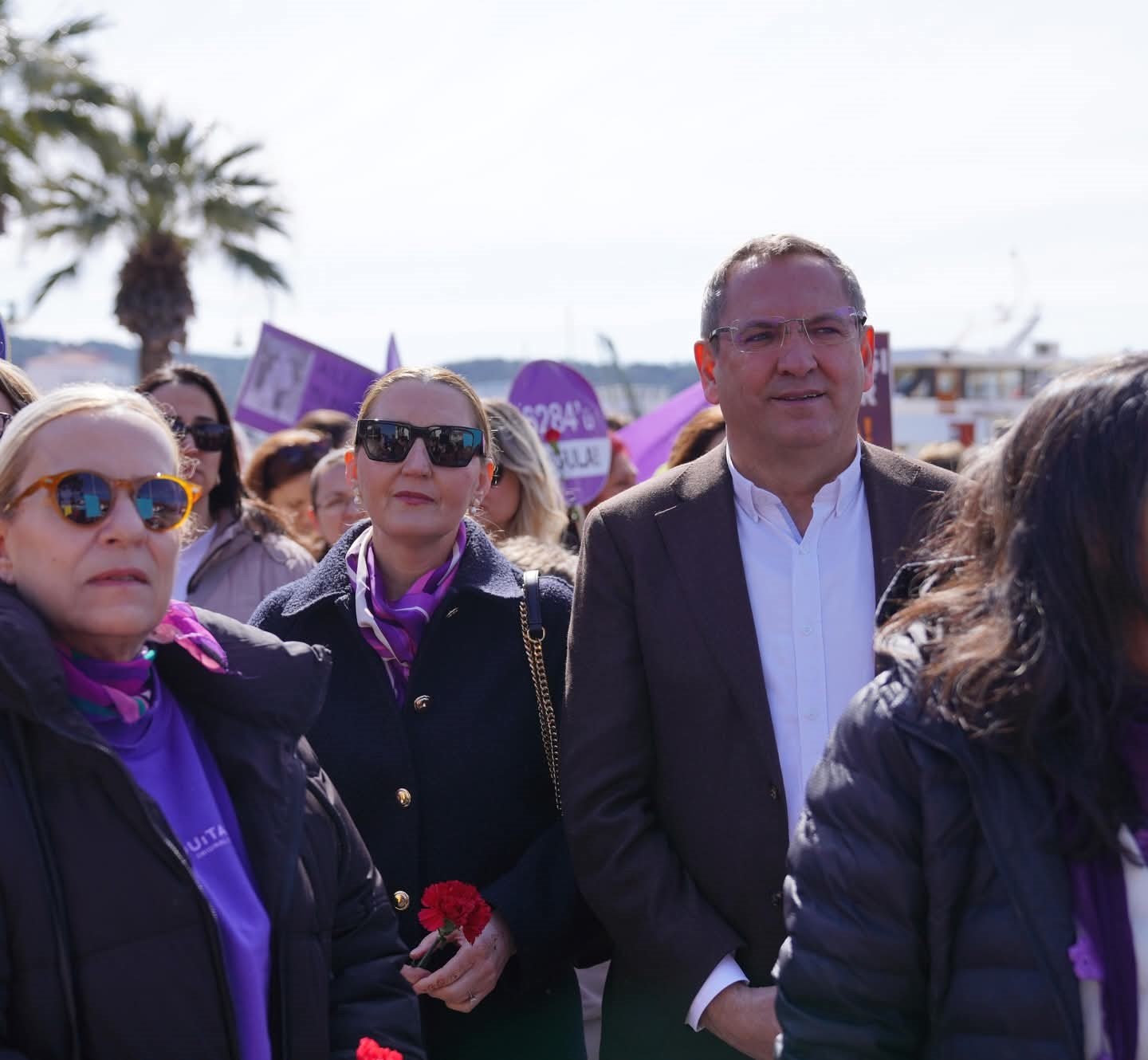 Ayvalık’ta 8 Mart yürüyüşüne yoğun katılım
