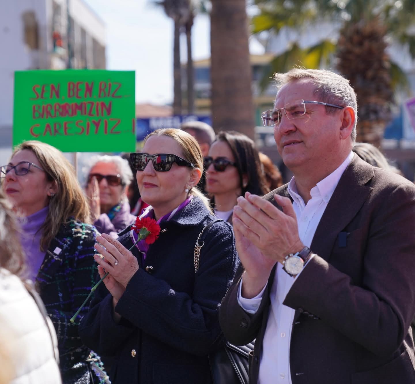 Ayvalık’ta 8 Mart yürüyüşüne yoğun katılım
