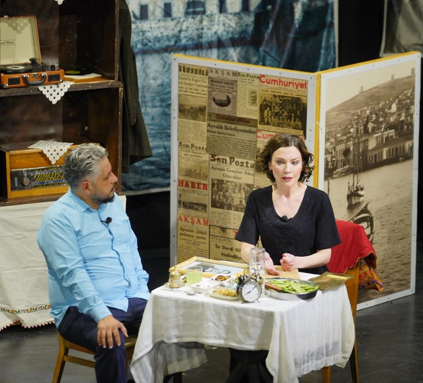 Ayvalık’ta Duygu Dolu Tiyatro Akşamı
