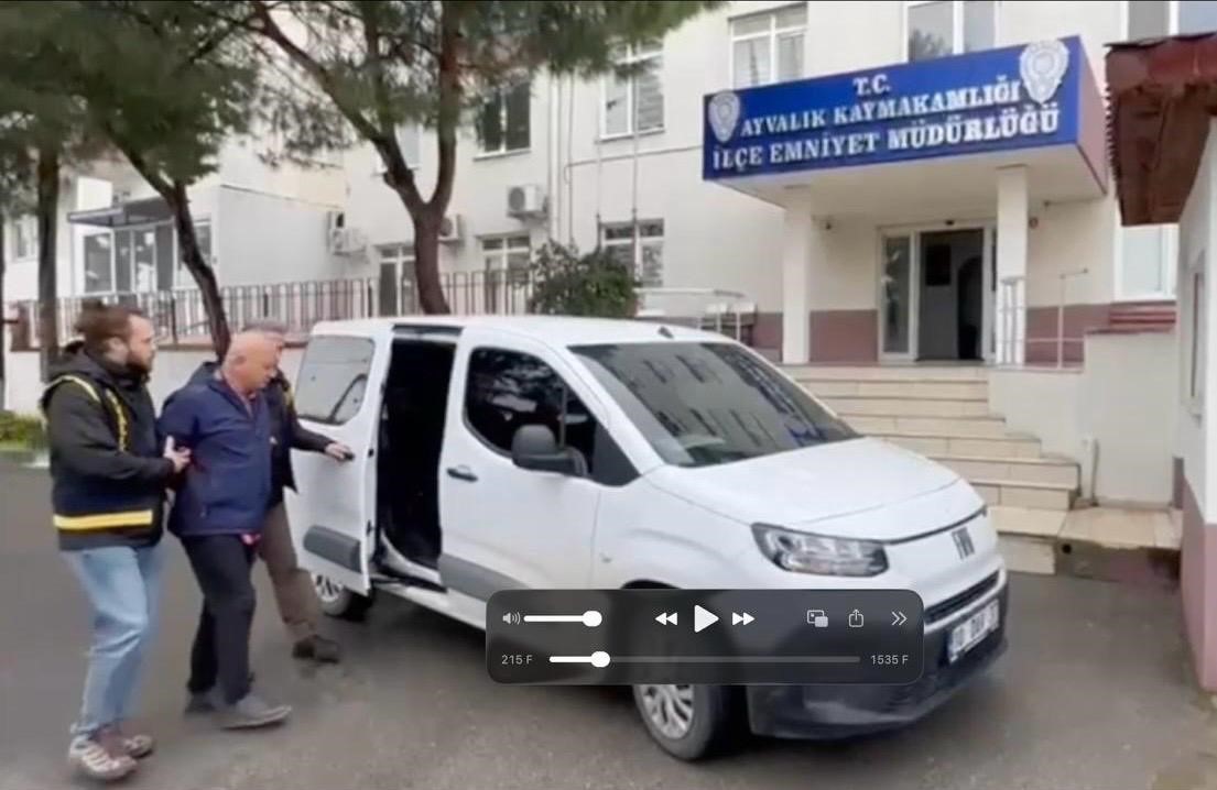 Ayvalık’ta kendisini Emniyet Müdürü olarak tanıtan şahsa operasyon
