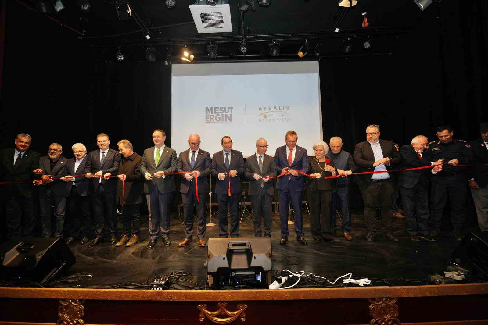 Ayvalık’ta Rauf Denktaş Kültür Merkezi perdelerini açtı
Ayvalık’ta Rauf Denktaş Kültür Merkezi perdelerini açtı