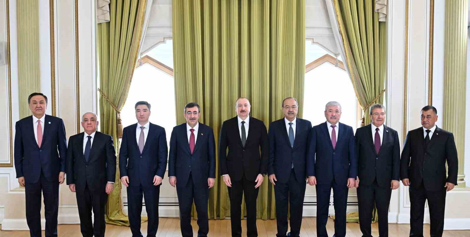Azerbaycan Cumhurbaşkanı Aliyev, TDT Hükümet Başkanları Toplantısı katılımcılarını kabul etti
