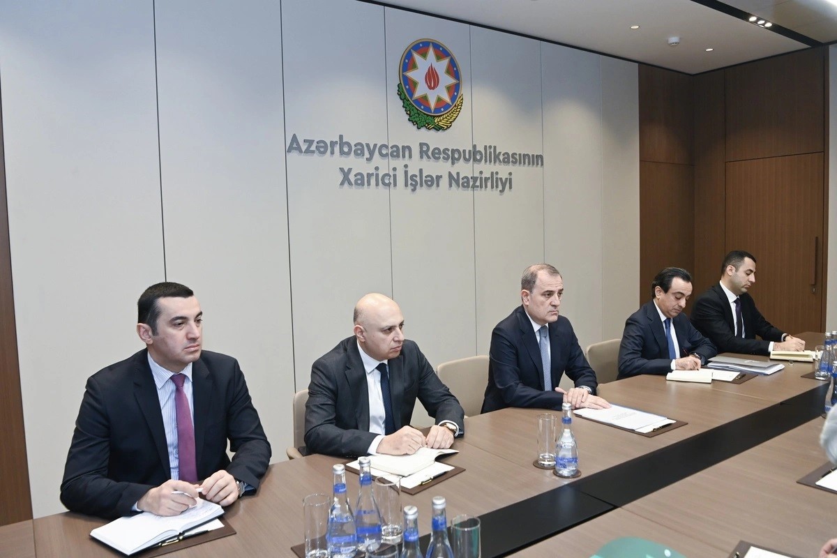 Azerbaycan Dışişleri Bakanı Bayramov, İran Dışişleri Bakan Yardımcısı Celalzade ile görüştü
Azerbaycan Dışişleri Bakanı Bayramov, İran Dışişleri Bakan Yardımcısı Celalzade ile görüştü