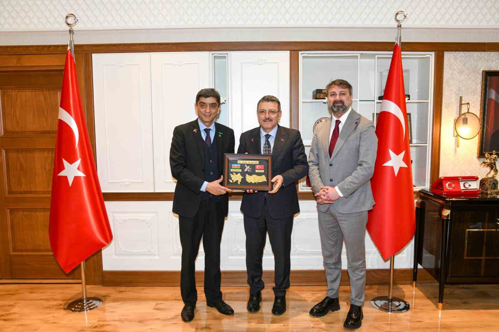 Azerbaycan heyetinden Trabzon’a sağlık turizmi çıkarması
Azerbaycan heyetinden Trabzon’a sağlık turizmi çıkarması