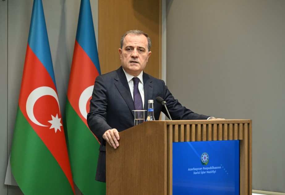 Azerbaycan, İran’daki tüm diplomatik personelini geri çekiyor
