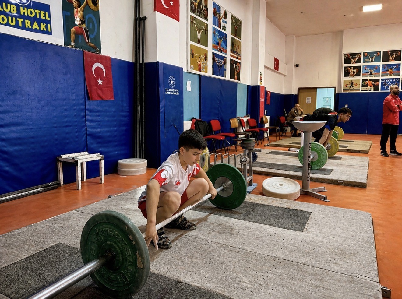 Azimle başladığı halterde 12 yaşında Türkiye şampiyonluğuna ulaştı
