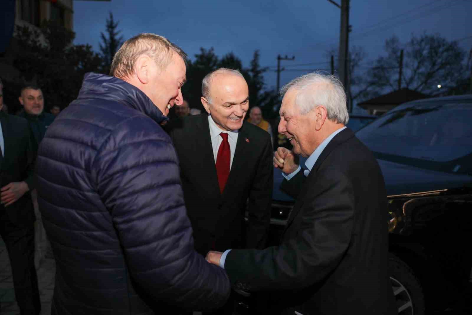 Aziz Yıldırım iftarını Düzce Fenerbahçeliler ile yaptı
