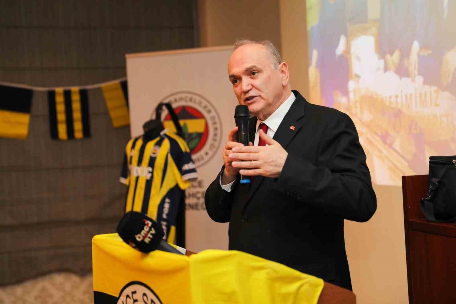 Aziz Yıldırım iftarını Düzce Fenerbahçeliler ile yaptı
