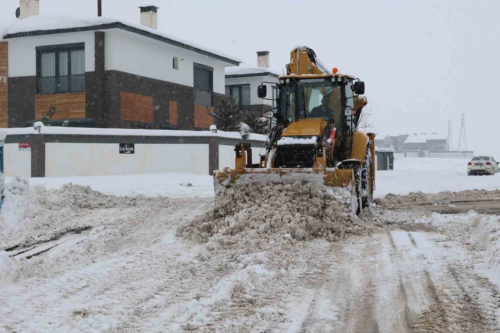 Aziziye’de karla mücadele seferberliği
Aziziye’de karla mücadele seferberliği
