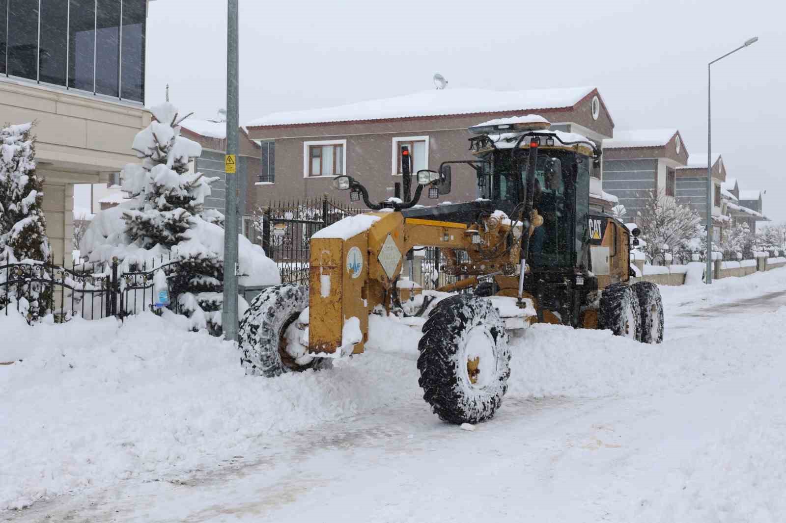 Aziziye’de karla mücadele seferberliği
Aziziye’de karla mücadele seferberliği