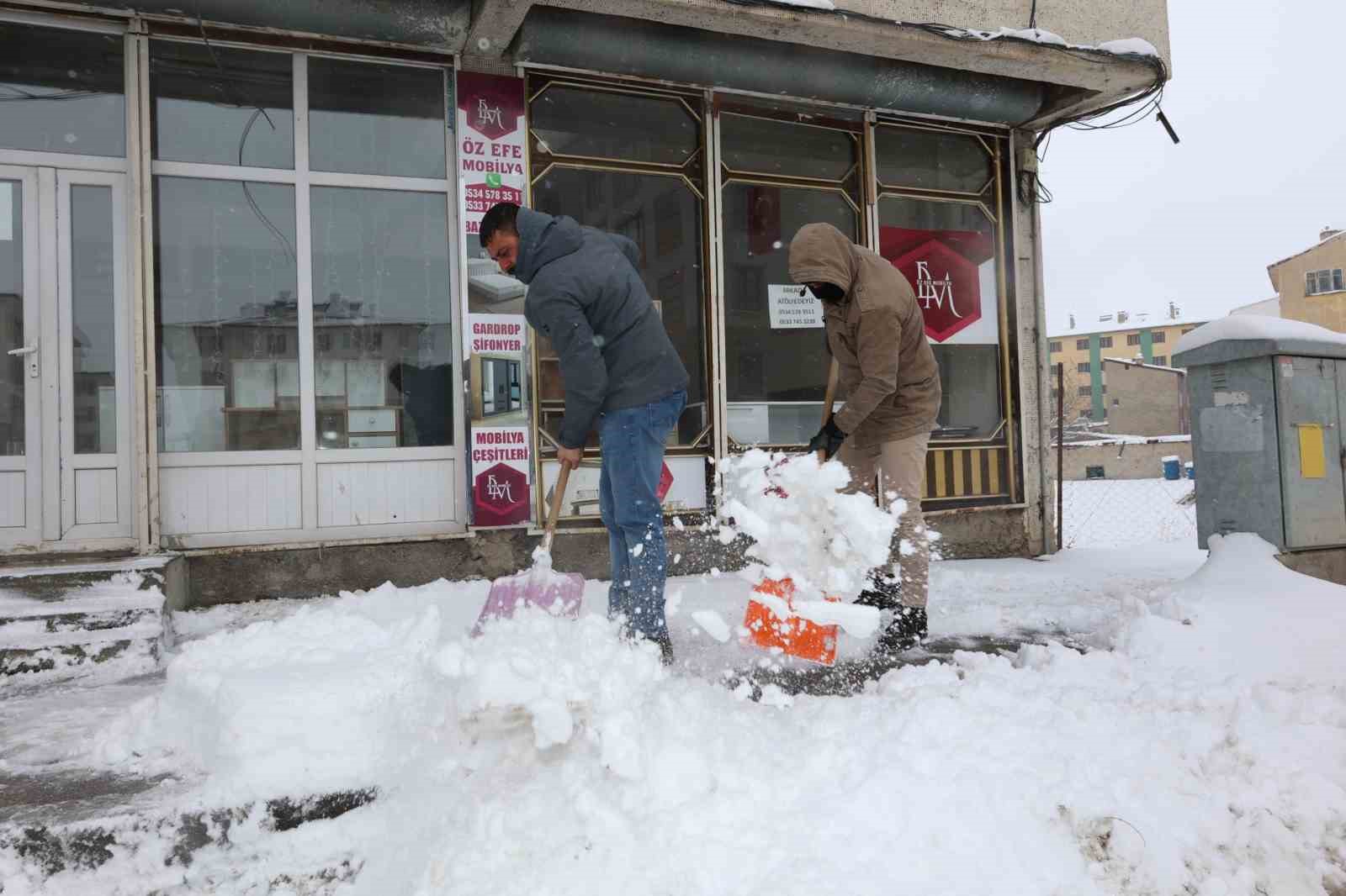 Aziziye’de karla mücadele seferberliği
Aziziye’de karla mücadele seferberliği
