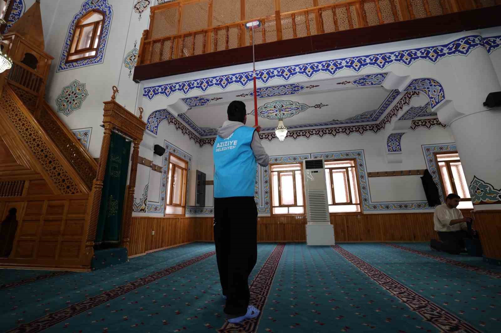 Aziziye’de Ramazan ayı hazırlıkları başladı
Aziziye’de Ramazan ayı hazırlıkları başladı