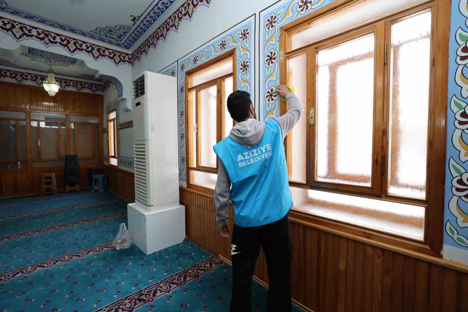 Aziziye’de Ramazan ayı hazırlıkları başladı
Aziziye’de Ramazan ayı hazırlıkları başladı
