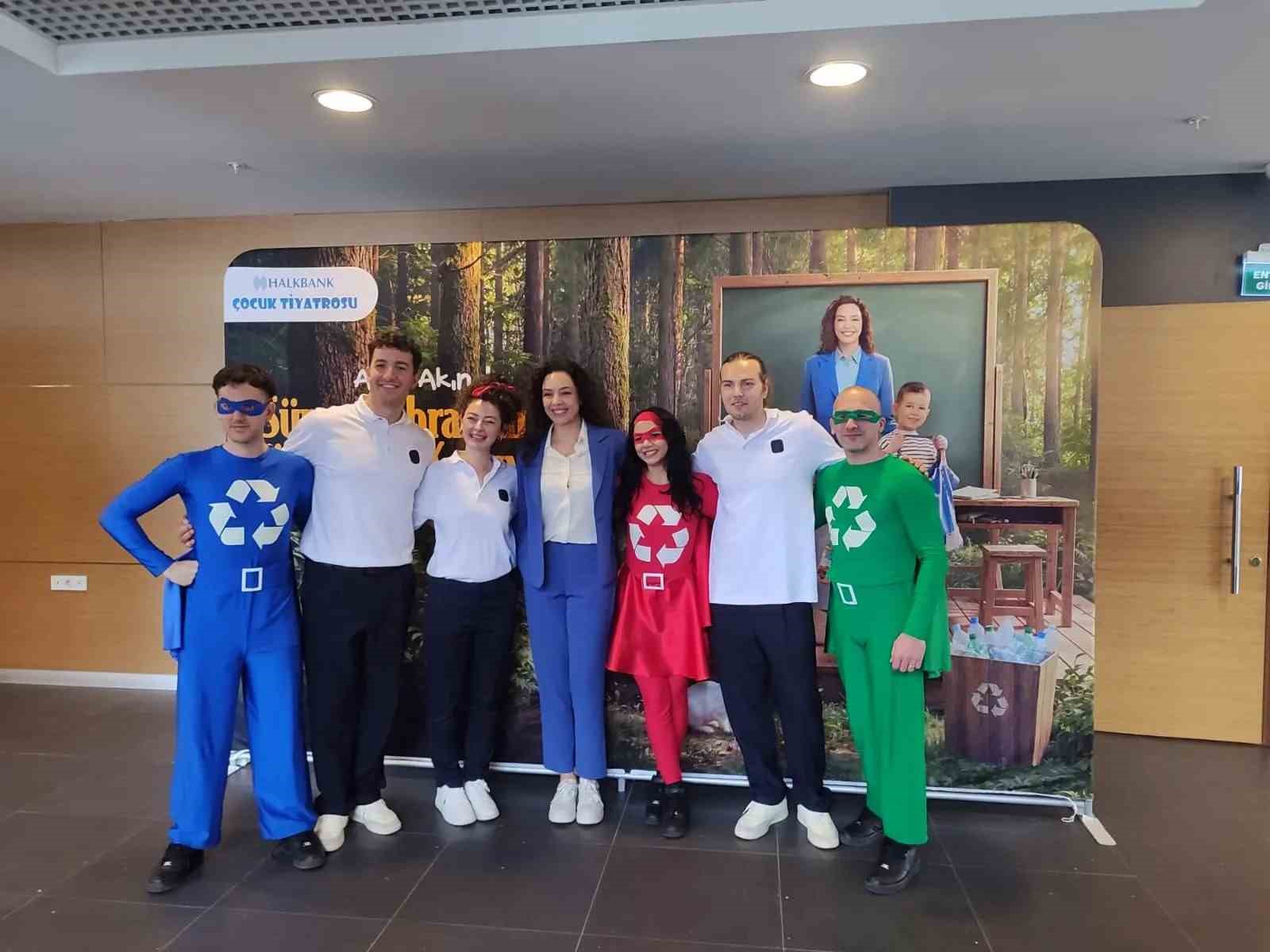 Azra Akın, Sinop’ta miniklere çevre bilinci anlattı
