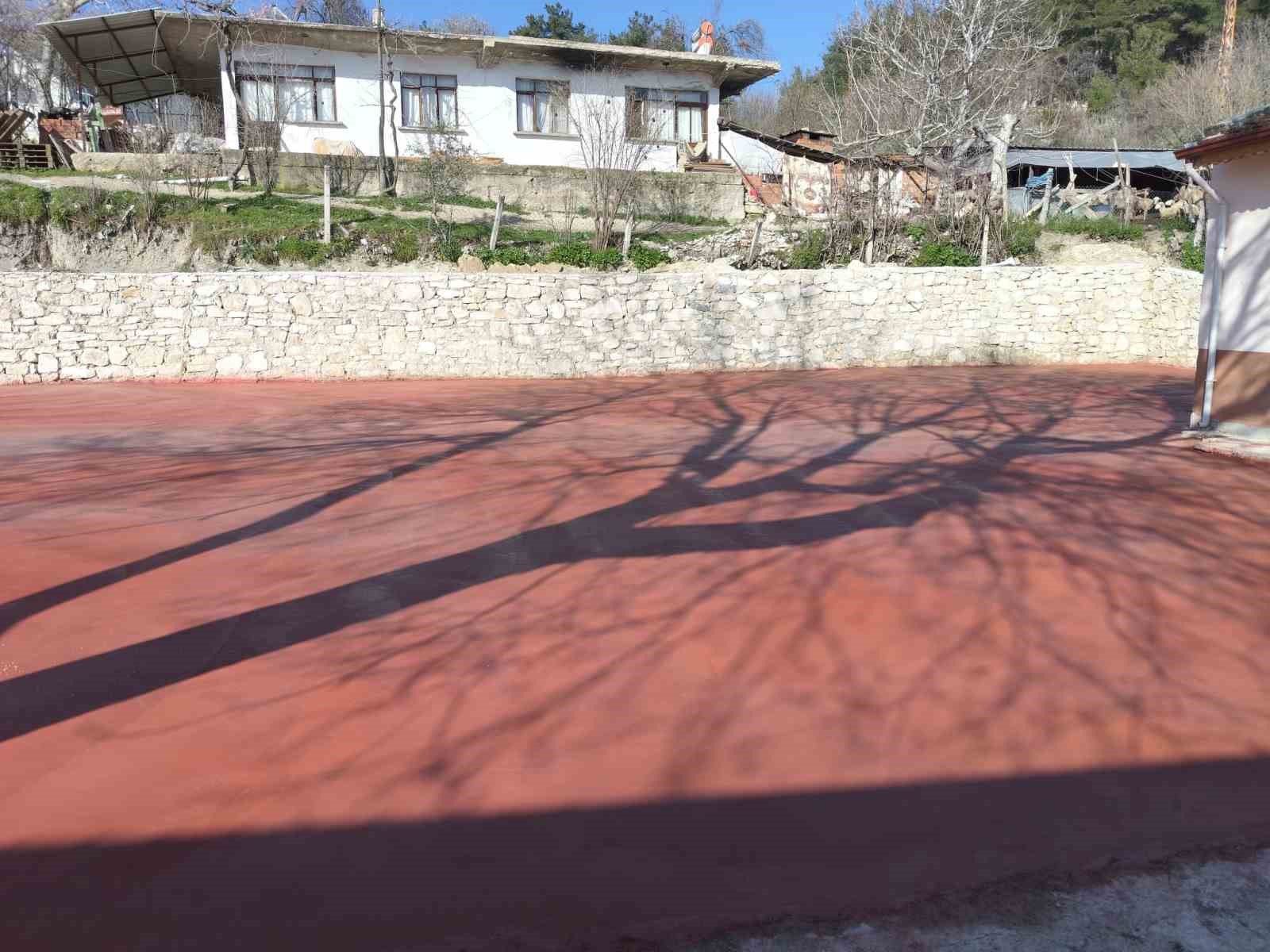 Babadağ Belediyesi çevre düzenleme çalışmalarını sürüyor
