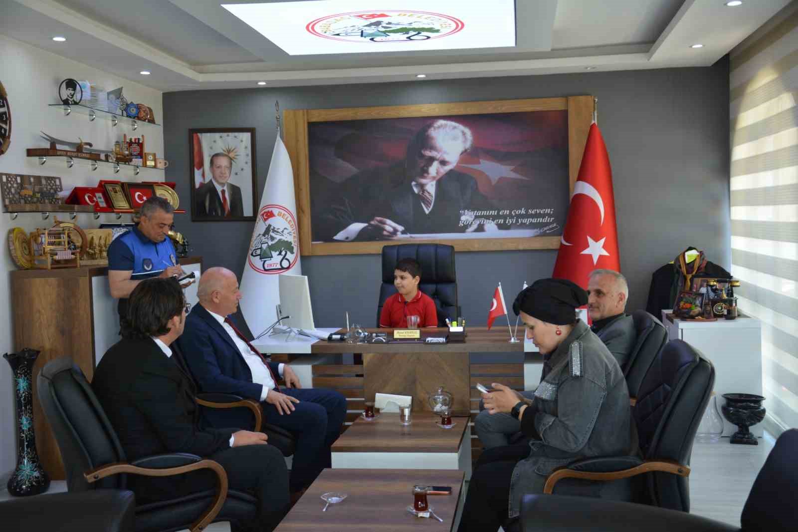 Babadağ’da başkanlık koltuğu geleceğin teminatı Muhammet’e emanet
