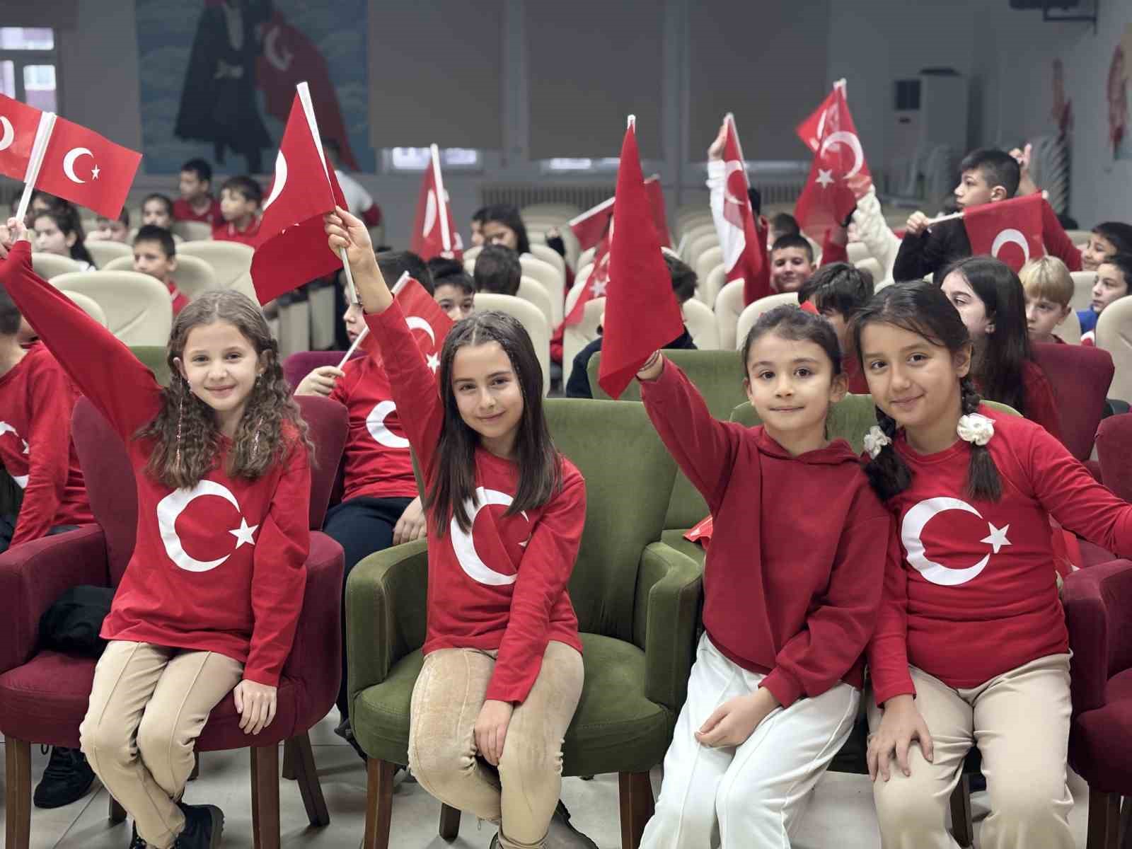 Babaeski’de ilk ders ’Bayrak Sevgisi’ oldu
