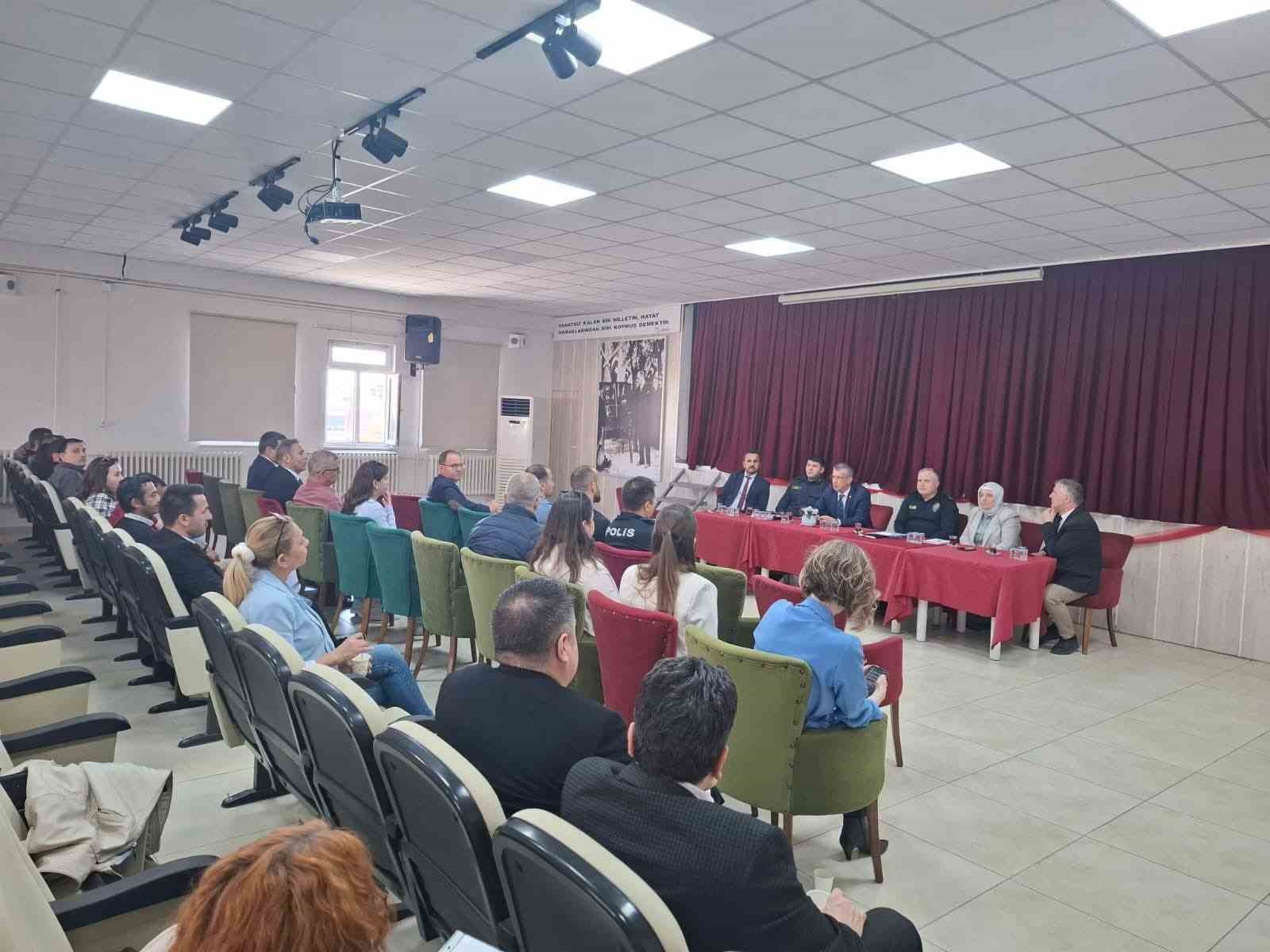 Babaeski’de okul güvenliği toplantısı gerçekleştirildi
