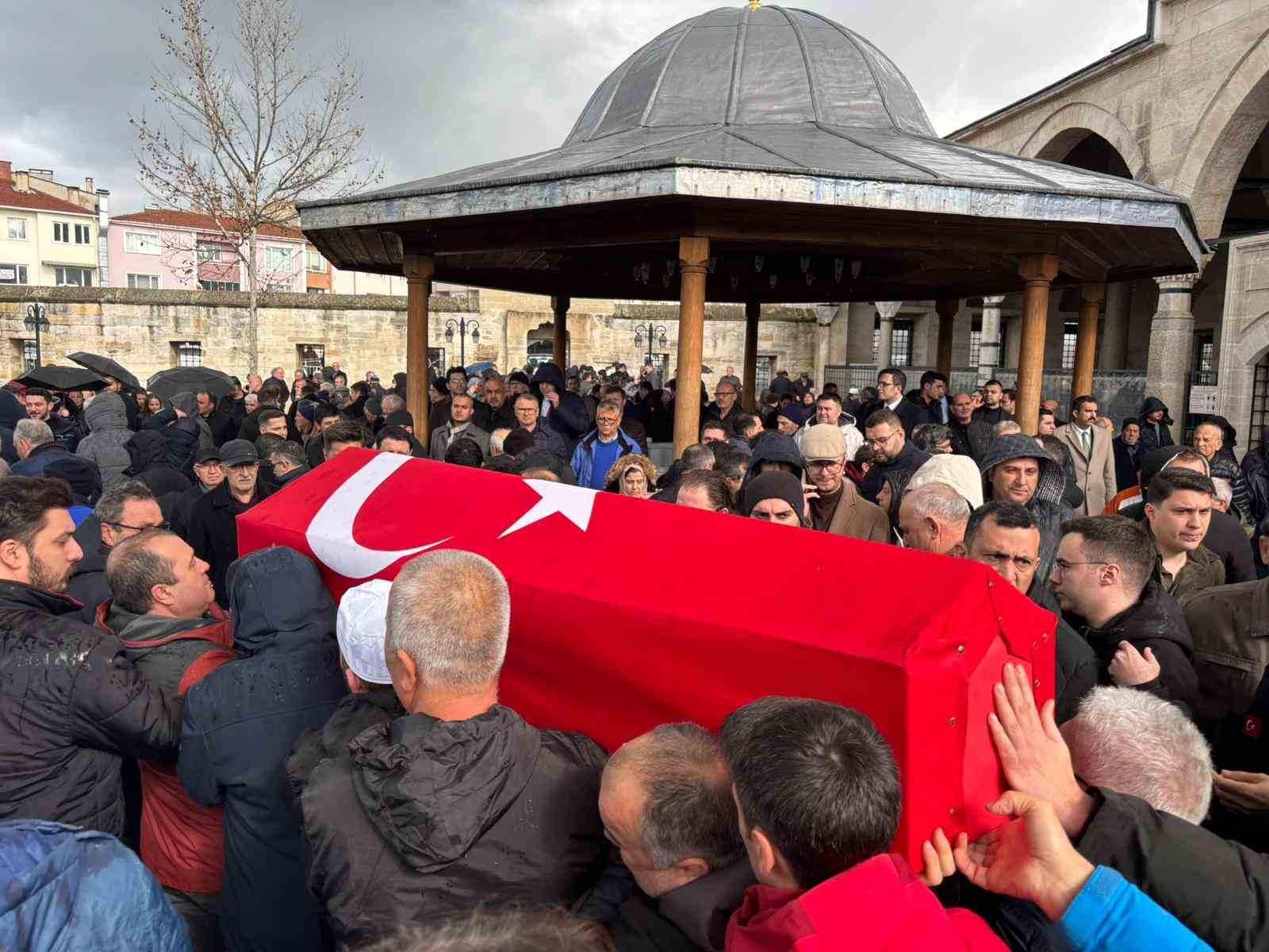 Babaeskili genç hakim son yolculuğuna uğurlandı
