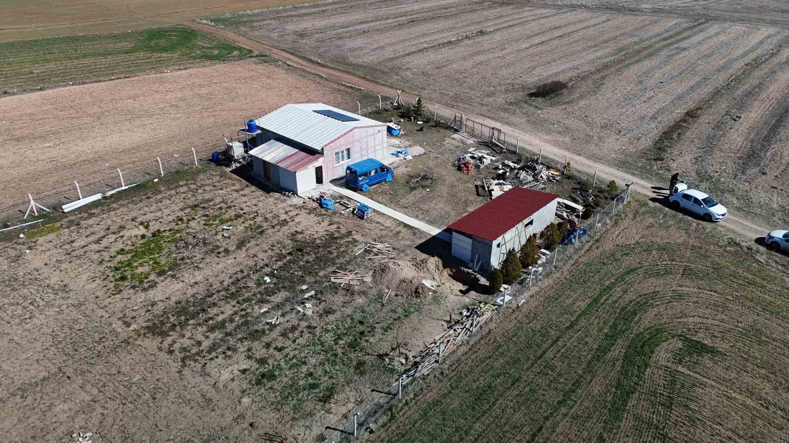 Babasının bahçesinde cansız bedeni bulunan kızın kesin ölüm sebebi araştırılıyor
