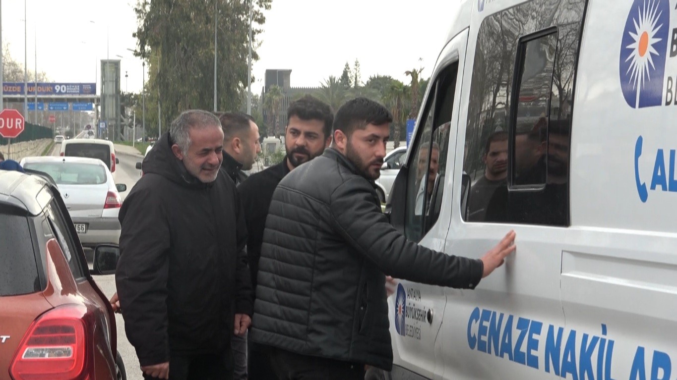 Babasının "Oğlum ölmeyecek" feryadı yürek burkmuştu, genç işçi kurtarılamadı
Babasının "Oğlum ölmeyecek" feryadı yürek burkmuştu, genç işçi kurtarılamadı