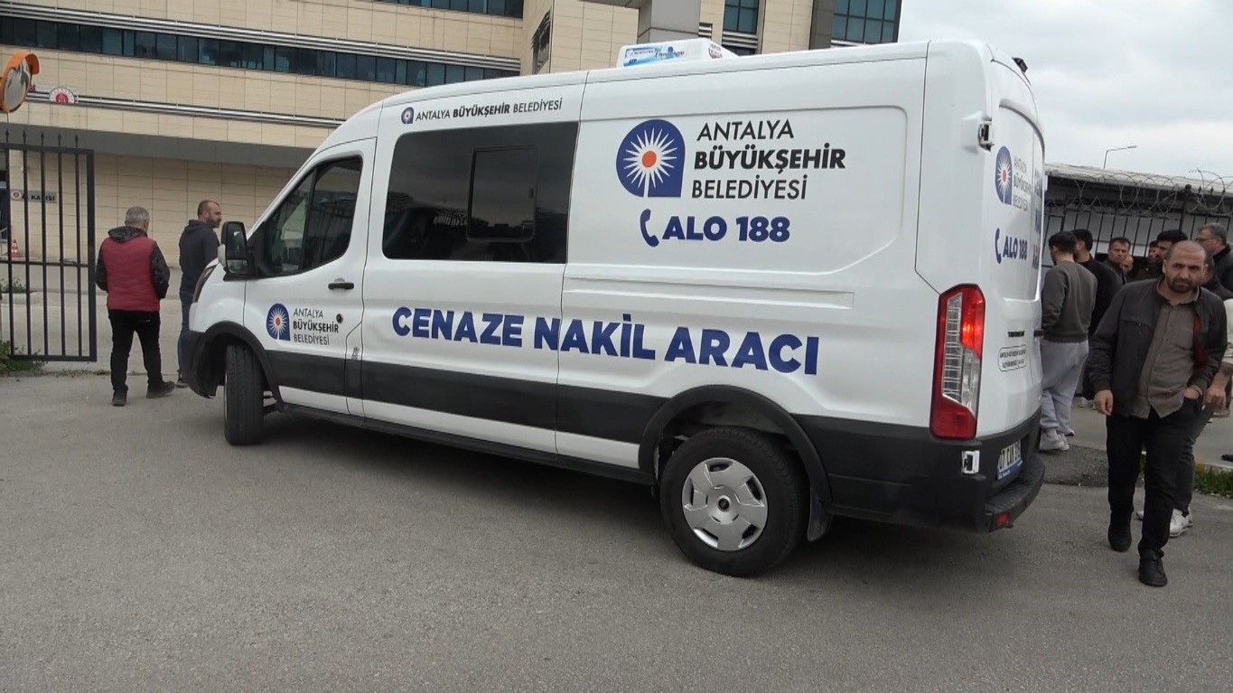 Babasının "Oğlum ölmeyecek" feryadı yürek burkmuştu, genç işçi kurtarılamadı
Babasının "Oğlum ölmeyecek" feryadı yürek burkmuştu, genç işçi kurtarılamadı