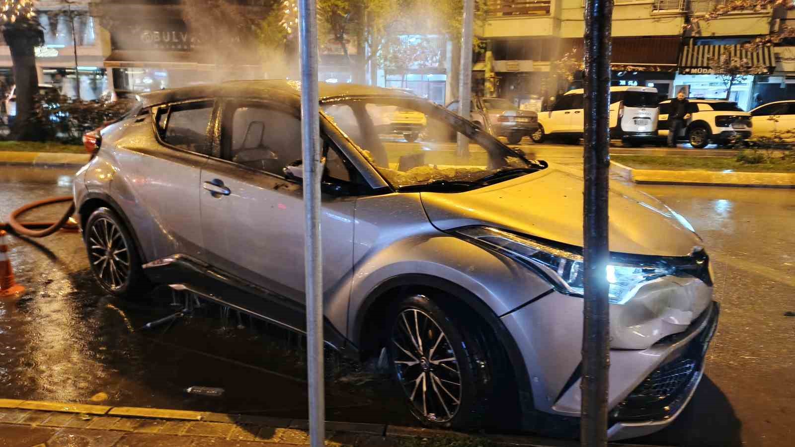 Babasıyla tartıştı, park halindeki aracı yaktı
