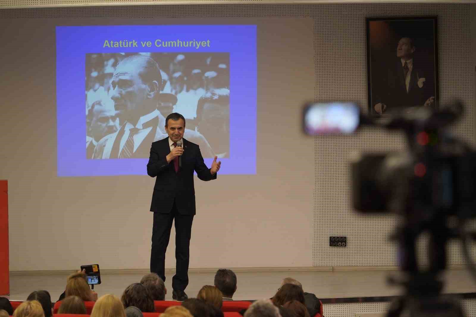 Babüroğlu Atatürk ve Cumhuriyet değerlerini anlattı
