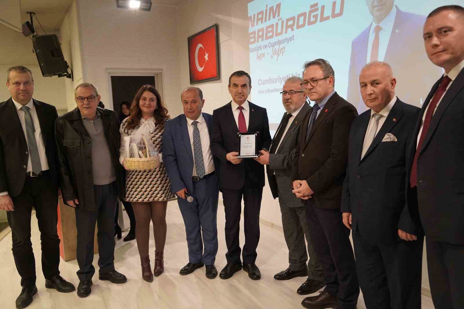 Babüroğlu Atatürk ve Cumhuriyet değerlerini anlattı
