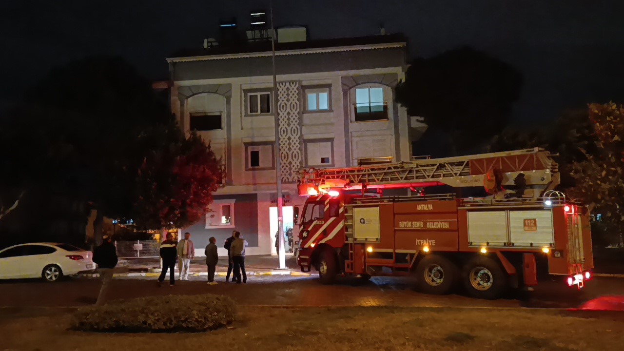 Bacadan etrafa saçılan kıvılcımlar yangın tedirginliğine neden oldu
