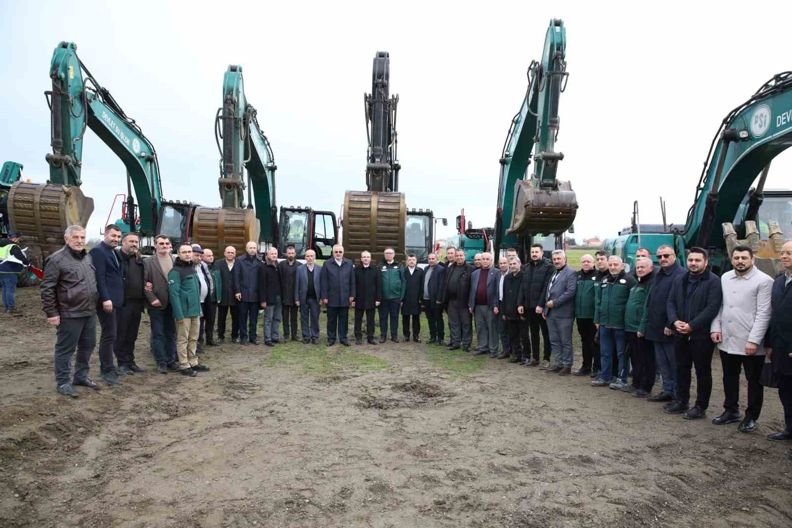 Bafra Ovası’nda drenaj seferberliği başladı
