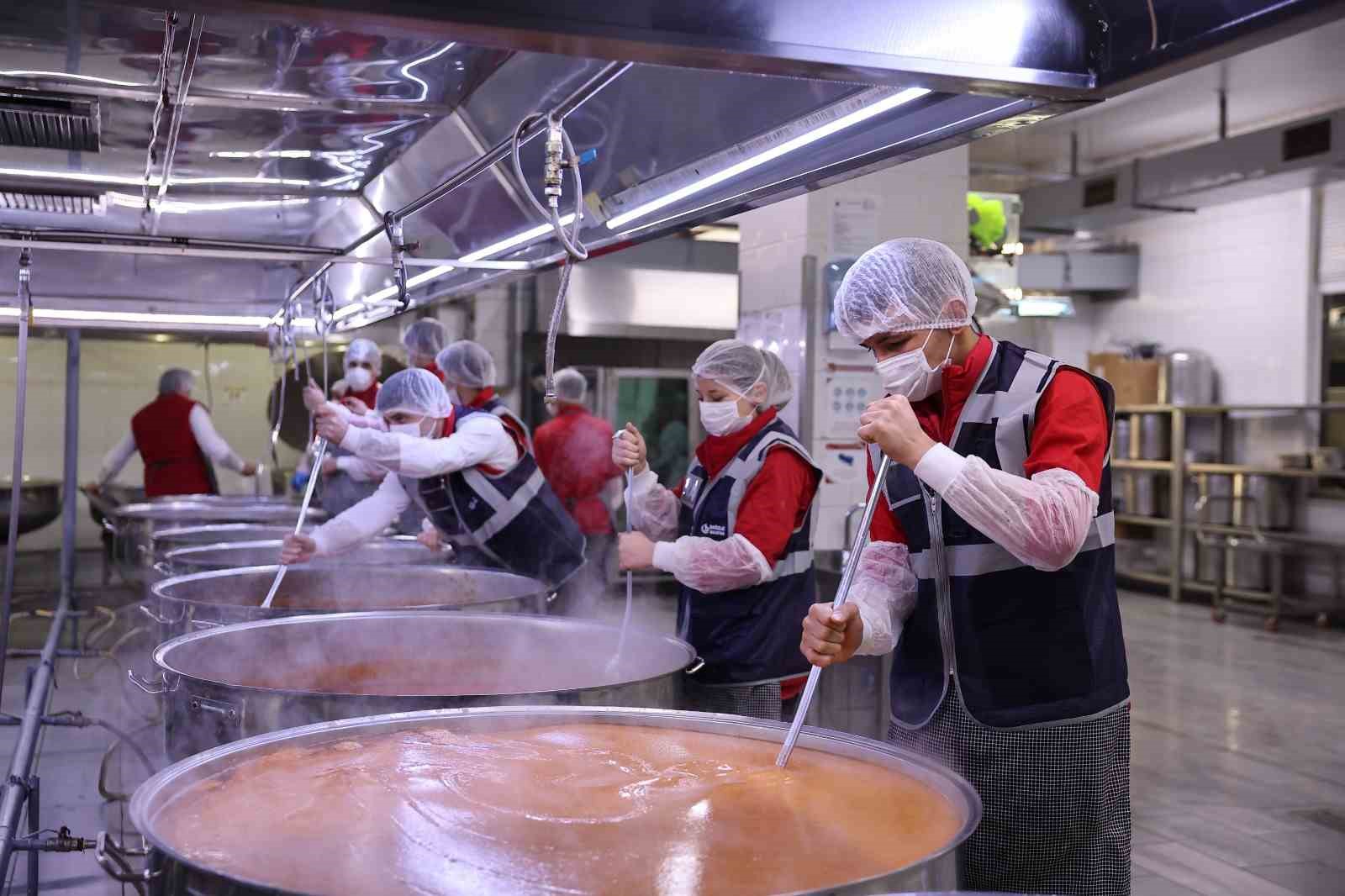 Bağcılar Belediyesi, ihtiyaç sahiplerinin yanında
