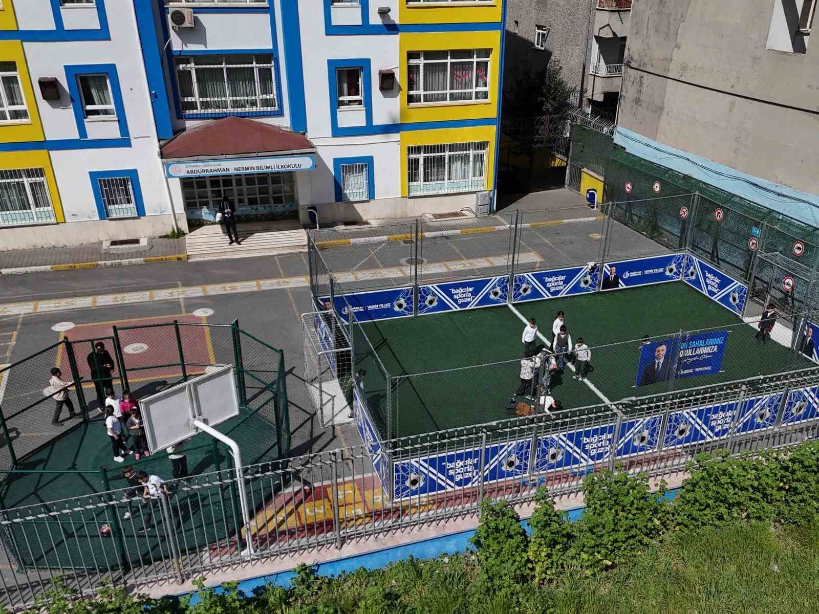 Bağcılar Belediyesi, ilçeyi spor sahalarıyla donatıyor
