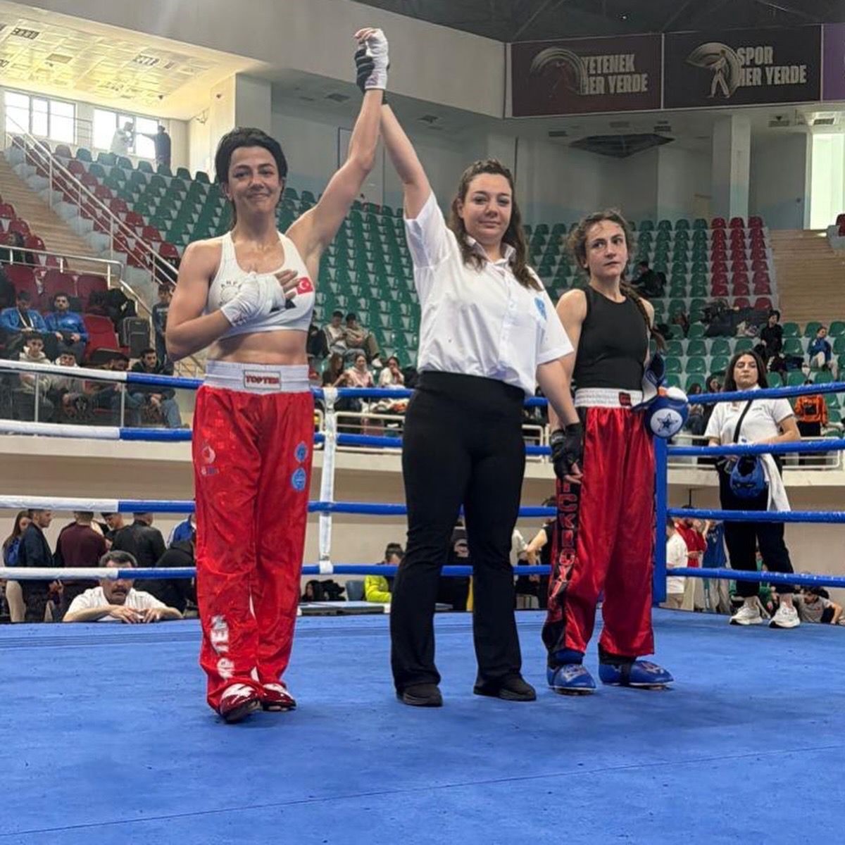 Bağcılar Belediyesi personeli, Kick Boks’ta Türkiye şampiyonu oldu
