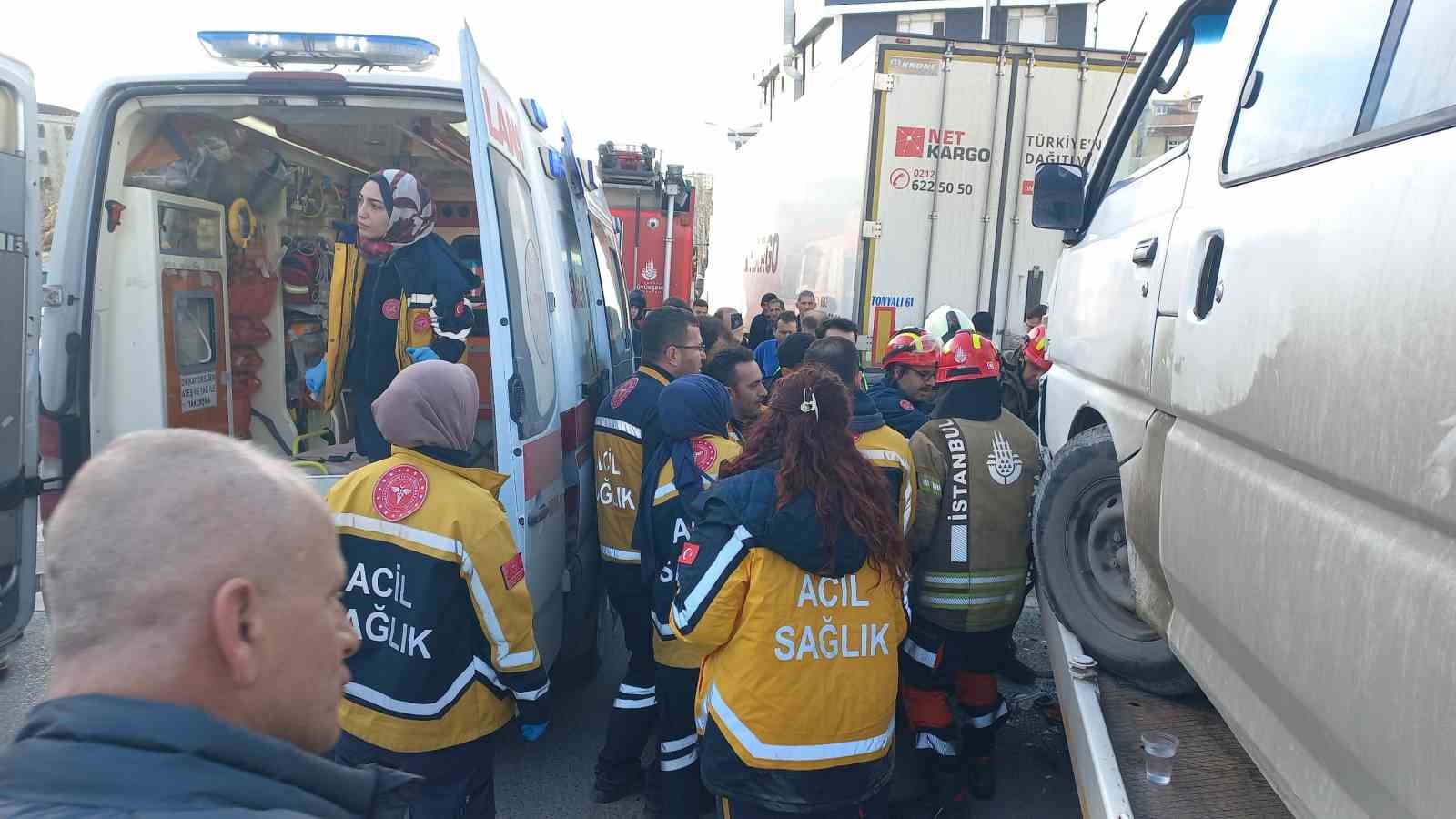 Bağcılar’da çekici dehşet saçtı: 4 yaralı
