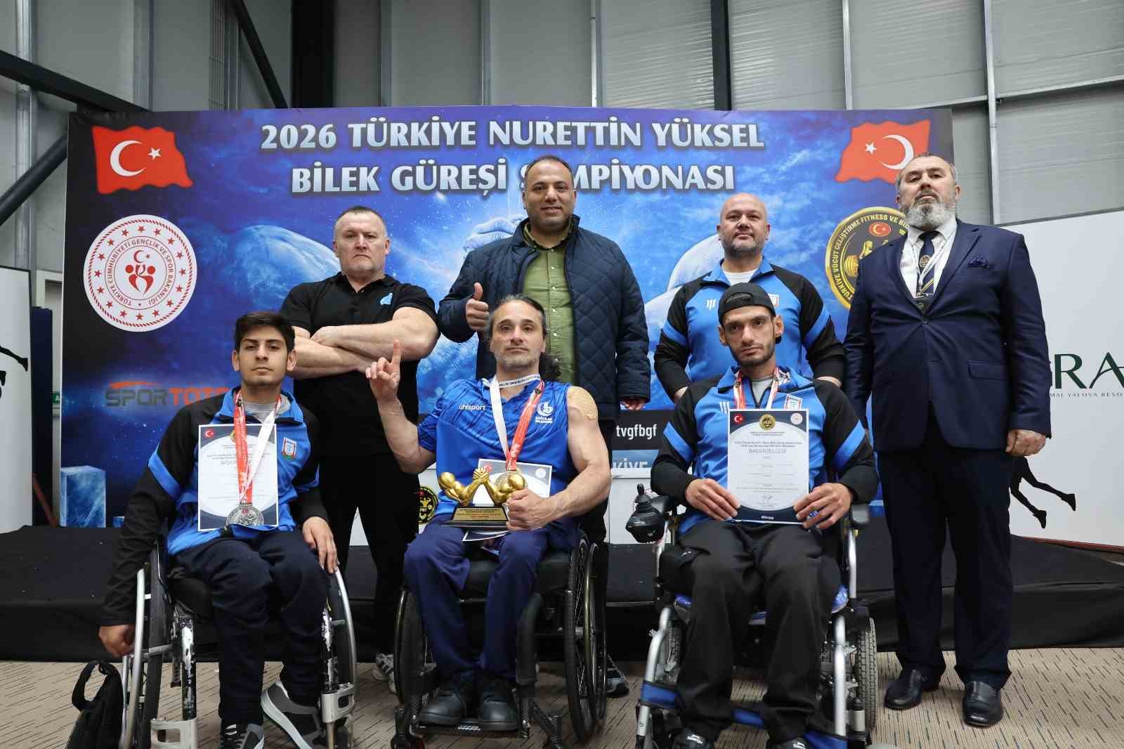 Bağcılarlı demir bileklerden büyük başarı: 14 madalya kazandılar
