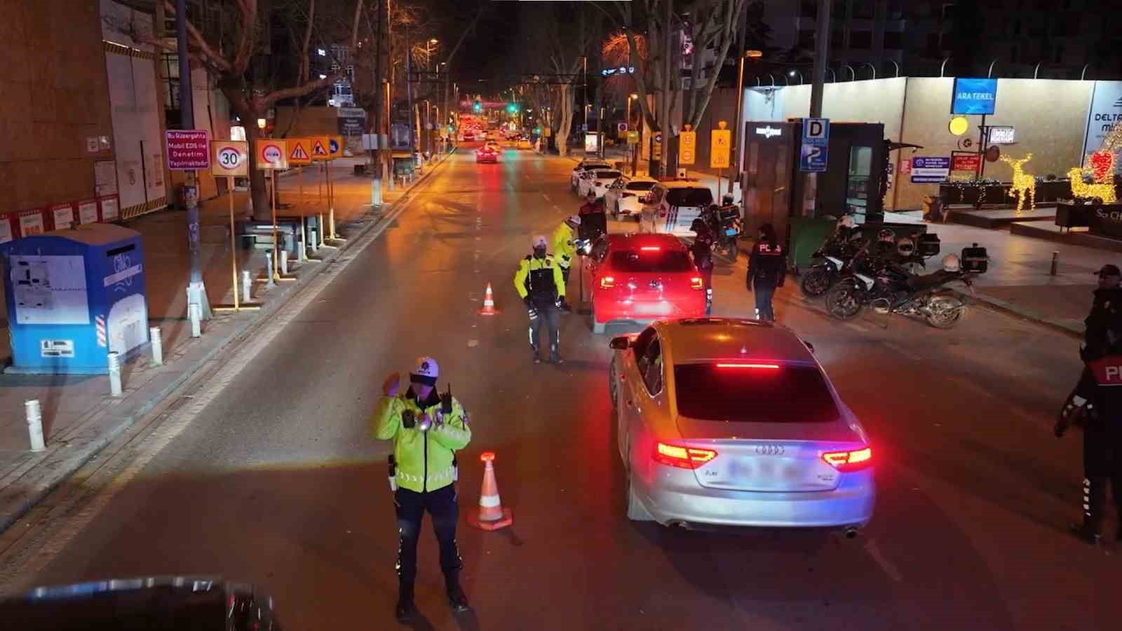 Bağdat Caddesi’nde trafik uygulaması: 400 bin lira ceza
