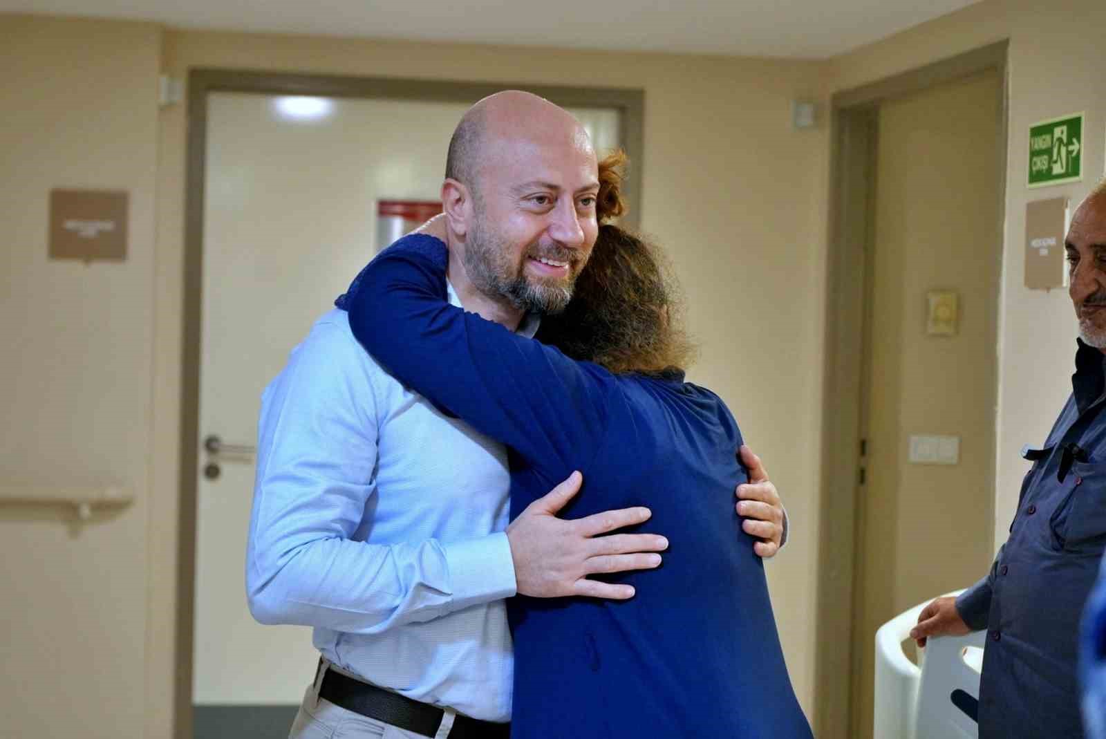 Bağırsağı kangrene gidiyordu, kapalı ameliyatla kurtarıldı: "Bir gün geç kalsam bugün burada olmayacaktım"
