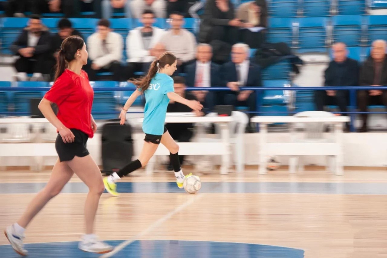 Bahar Şenlikleri futsal müsabakasıyla başladı
