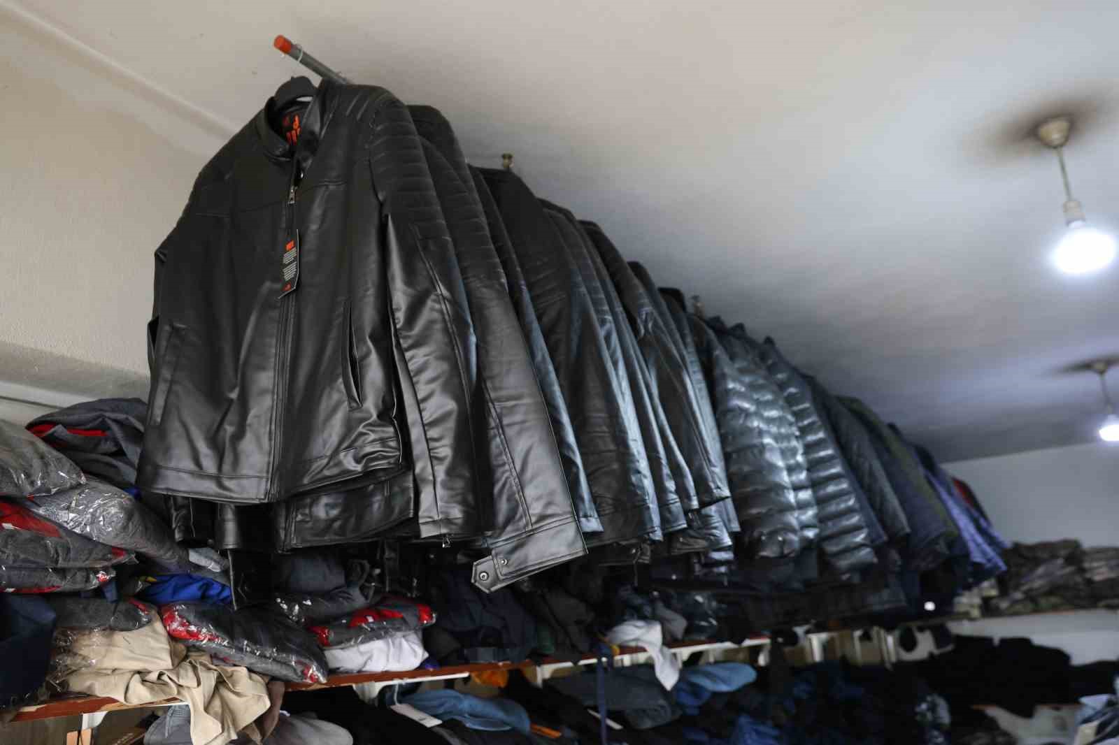 Bahçe sezonun başlamasıyla, ikinci el kıyafete talep arttı
