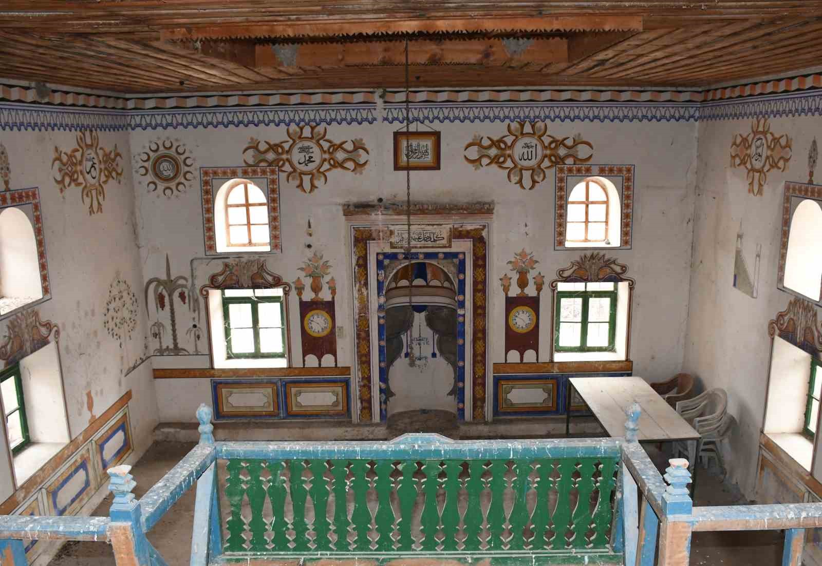 Bahçecik köyü camii restore edilmeyi bekliyor
