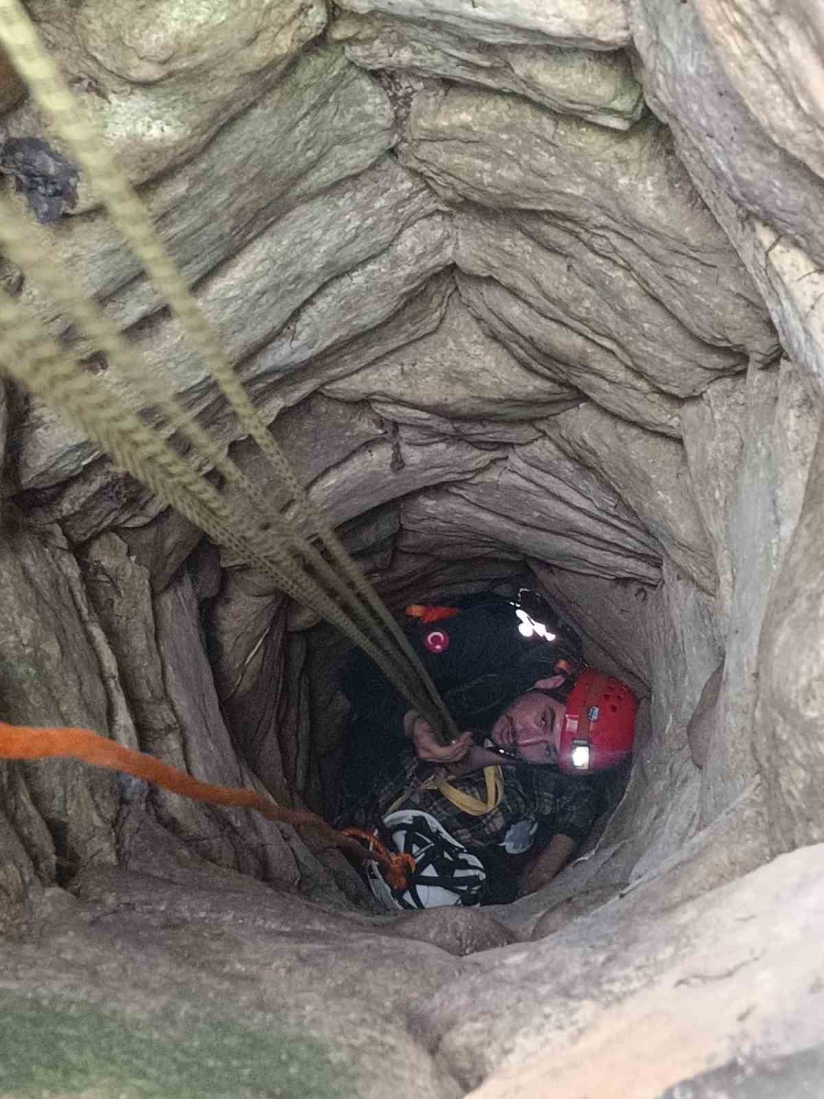 Bahçedeki kuyuya düşen 94 yaşındaki adam kurtarıldı
