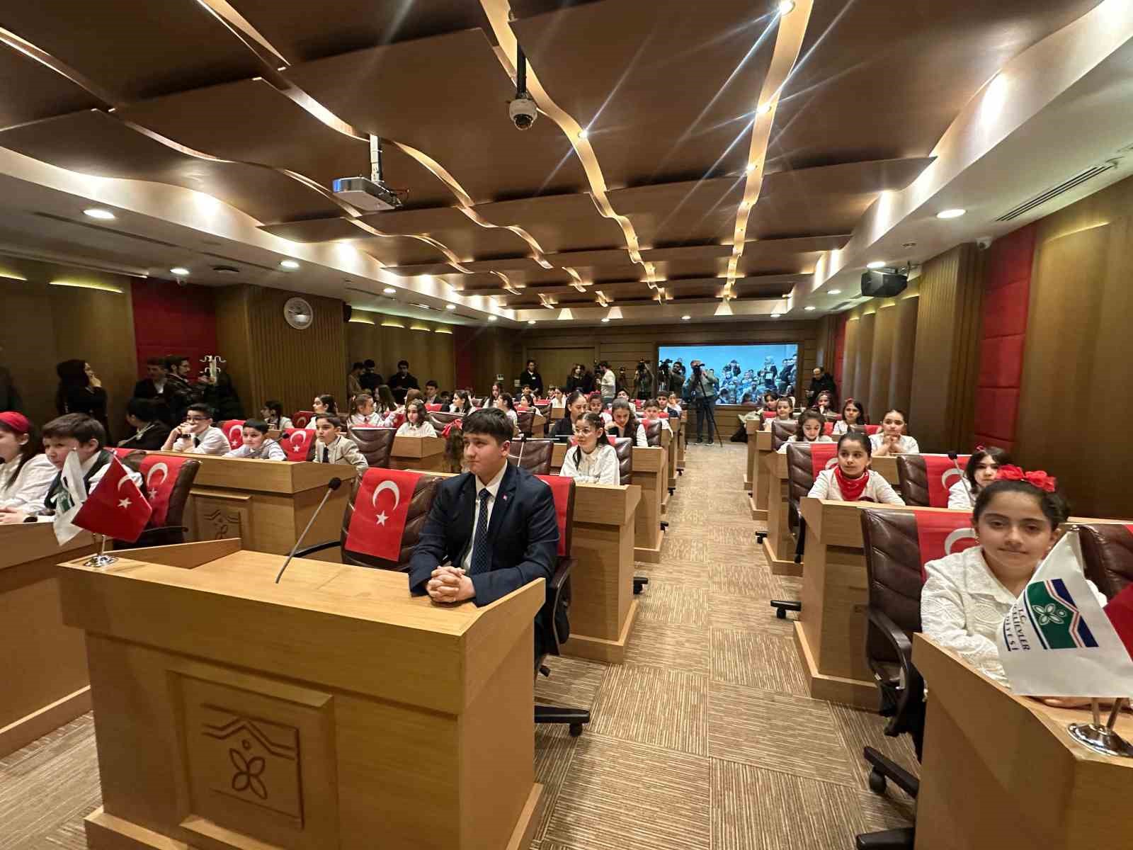 Bahçelievler’de 23 Nisan’a özel Çocuk Meclisi oturumu: "Atamızın izindeyiz"
