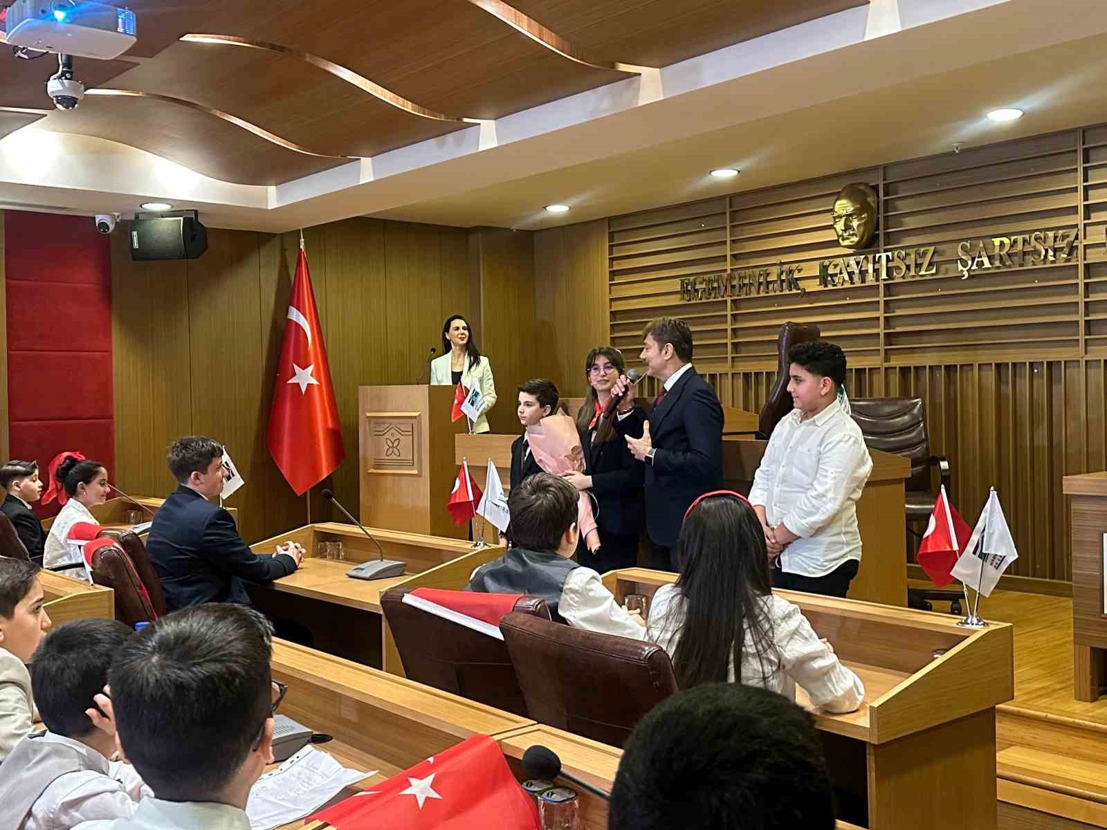 Bahçelievler’de 23 Nisan’a özel Çocuk Meclisi oturumu: "Atamızın izindeyiz"
