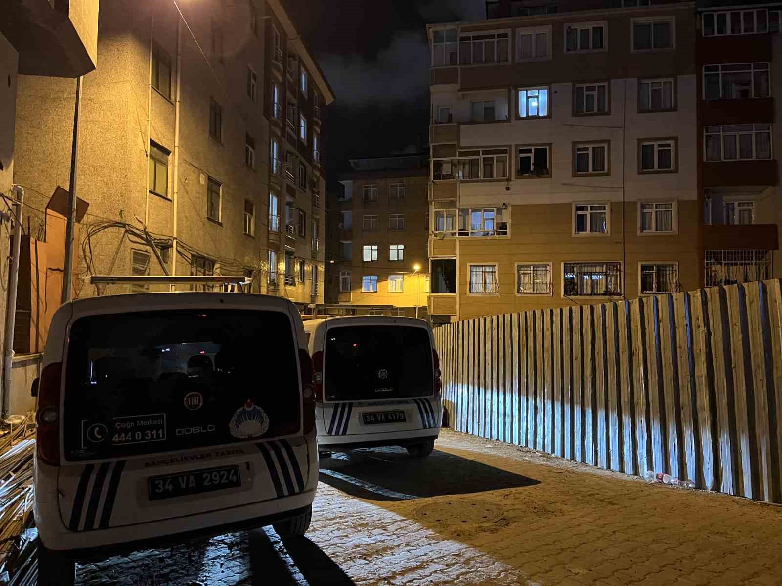 Bahçelievler’de inşaat çalışmasında zemininde boşluk oluşan 4 katlı bina mühürlendi
