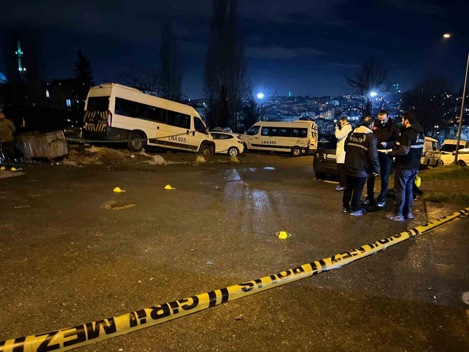 Bahçelievler’de uyuşturucu satıcılarına operasyon: Jandarmaya ateş açıldı
Bahçelievler’de uyuşturucu satıcılarına operasyon: Jandarmaya ateş açıldı