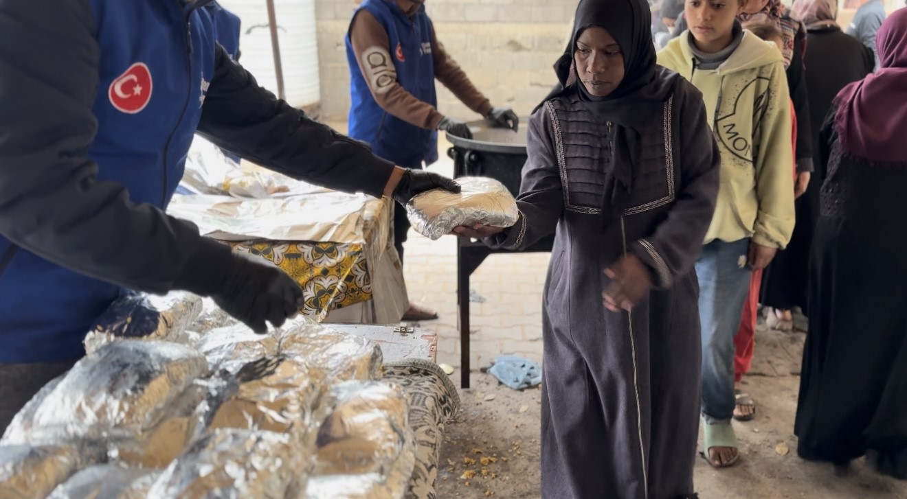 Bahçelievler’den Gazze’ye iyilik sofrası
Bahçelievler’den Gazze’ye iyilik sofrası