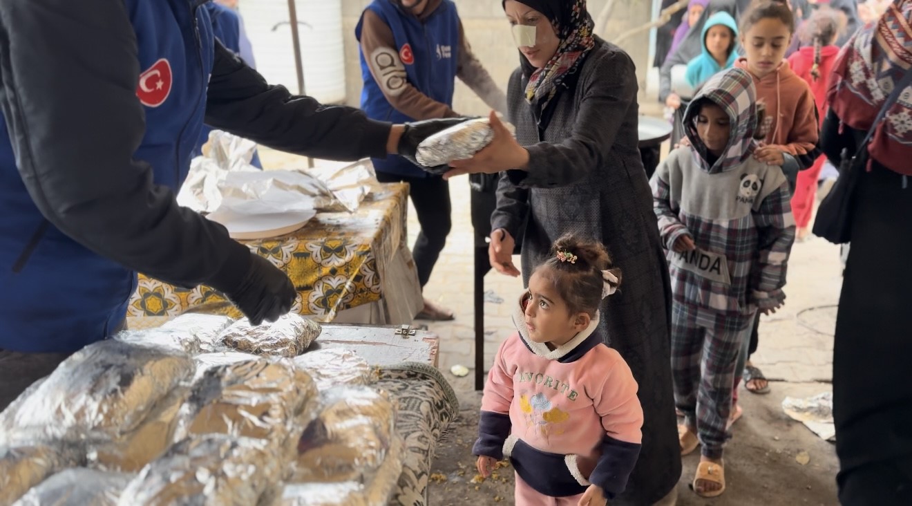 Bahçelievler’den Gazze’ye iyilik sofrası
Bahçelievler’den Gazze’ye iyilik sofrası